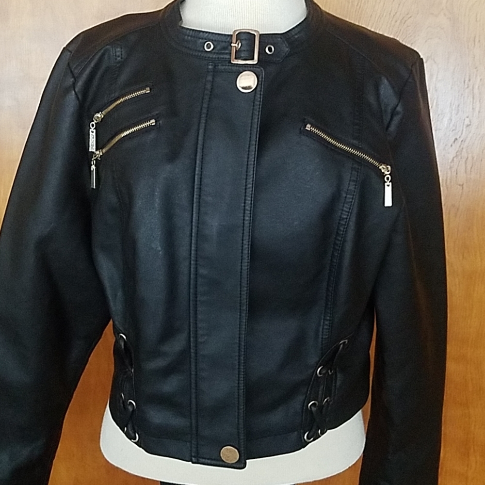 Venus Black pleather moto jacket w/gold accents XL
